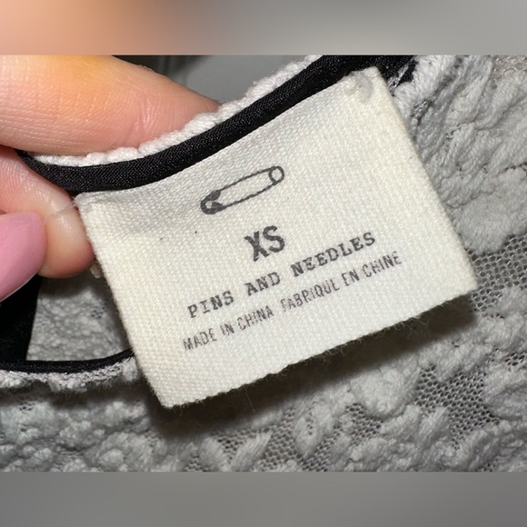 Off White Lace Shirt from Pins and Needles Size XS - Picture 4 of 4